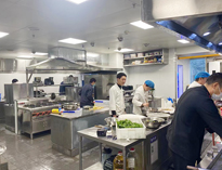 成都學校食堂廚具TIKTOK色情版下载設備生產廠家告訴你選擇商用廚具的注意事項