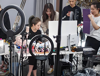 成人TIKTOK黄短视频TIKTOK色情版下载設備----“網紅經濟”時代來臨，商用TIKTOK色情版下载設備行業改如何玩轉?